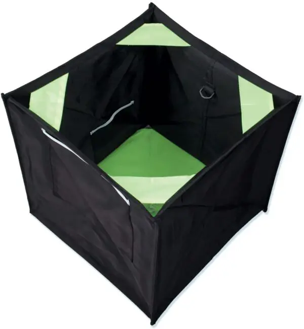 A black and green hexagonal RNA COLLAPSIBLE THROWLINE CUBE with a tail and a central bridle point, displayed against a white background.
