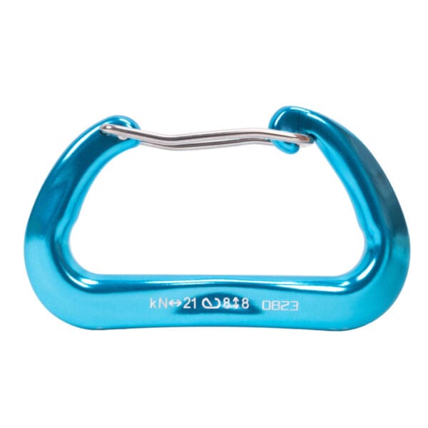 A blue climbing carabiner with a wire gate, showing the strength rating of kN 21 and marking 8:18. The Omega Pacific Lava Wiregate has a curved, ergonomic design and displays the code 0823.